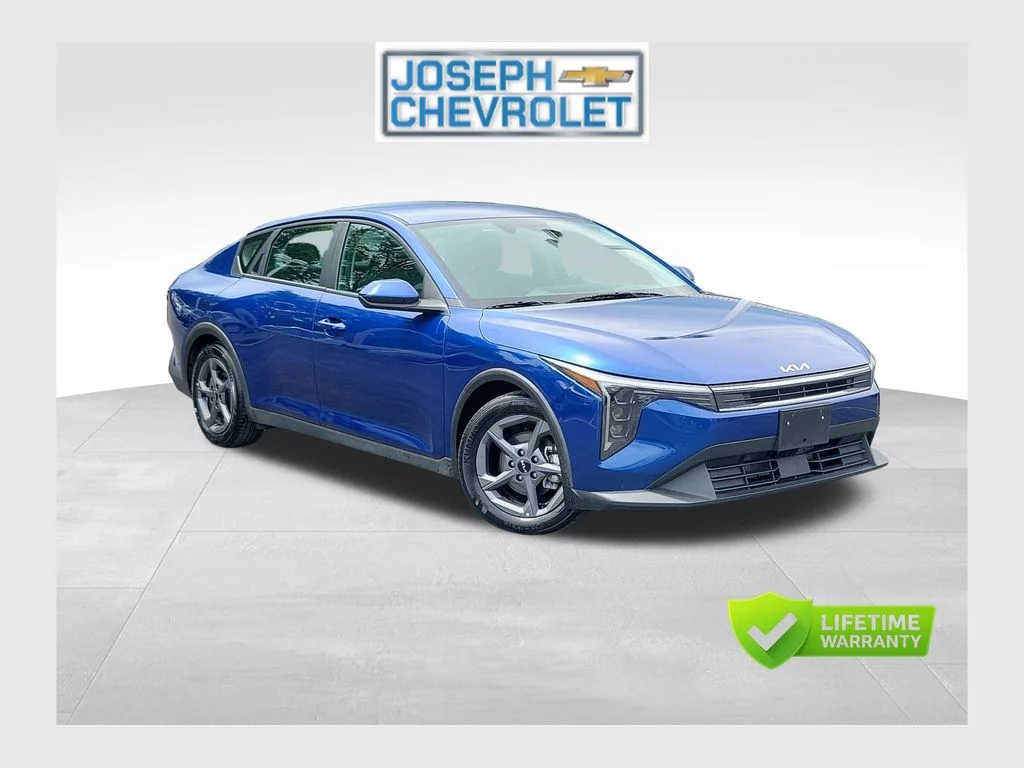 2025 Kia K4 LXS AT's photo