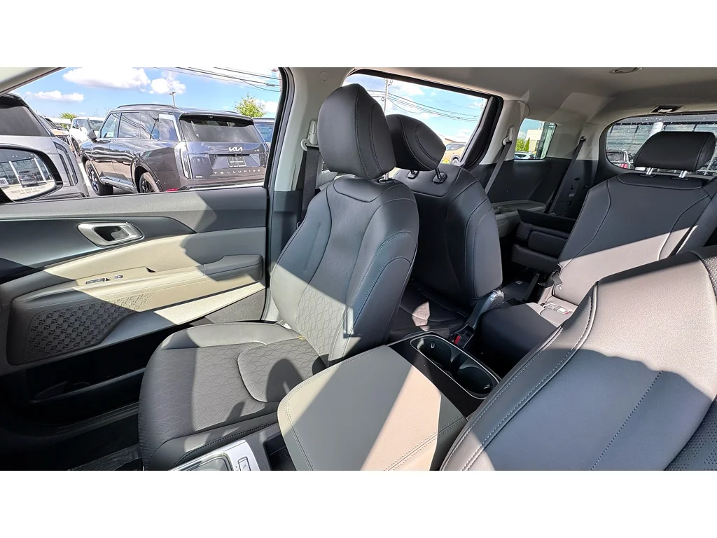 New 2027 Gry Kia LX image 8