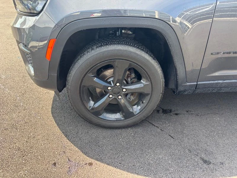 Used 2023 Gray Jeep Altitude X image 17