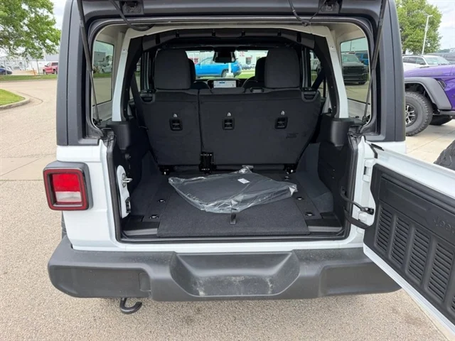 New 2026 Bright White Clearcoat Jeep Sport RHD image 6