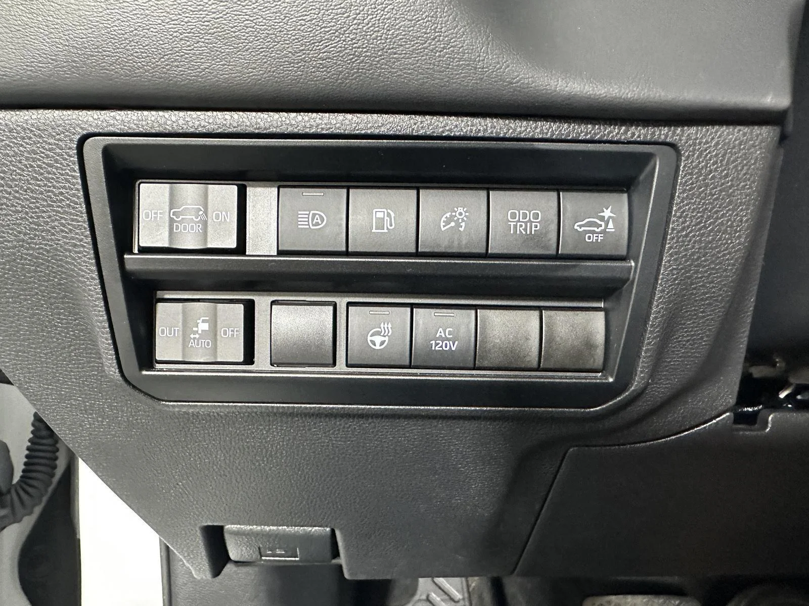 Used 2023 Wind Chill Pearl Toyota Platinum image 40