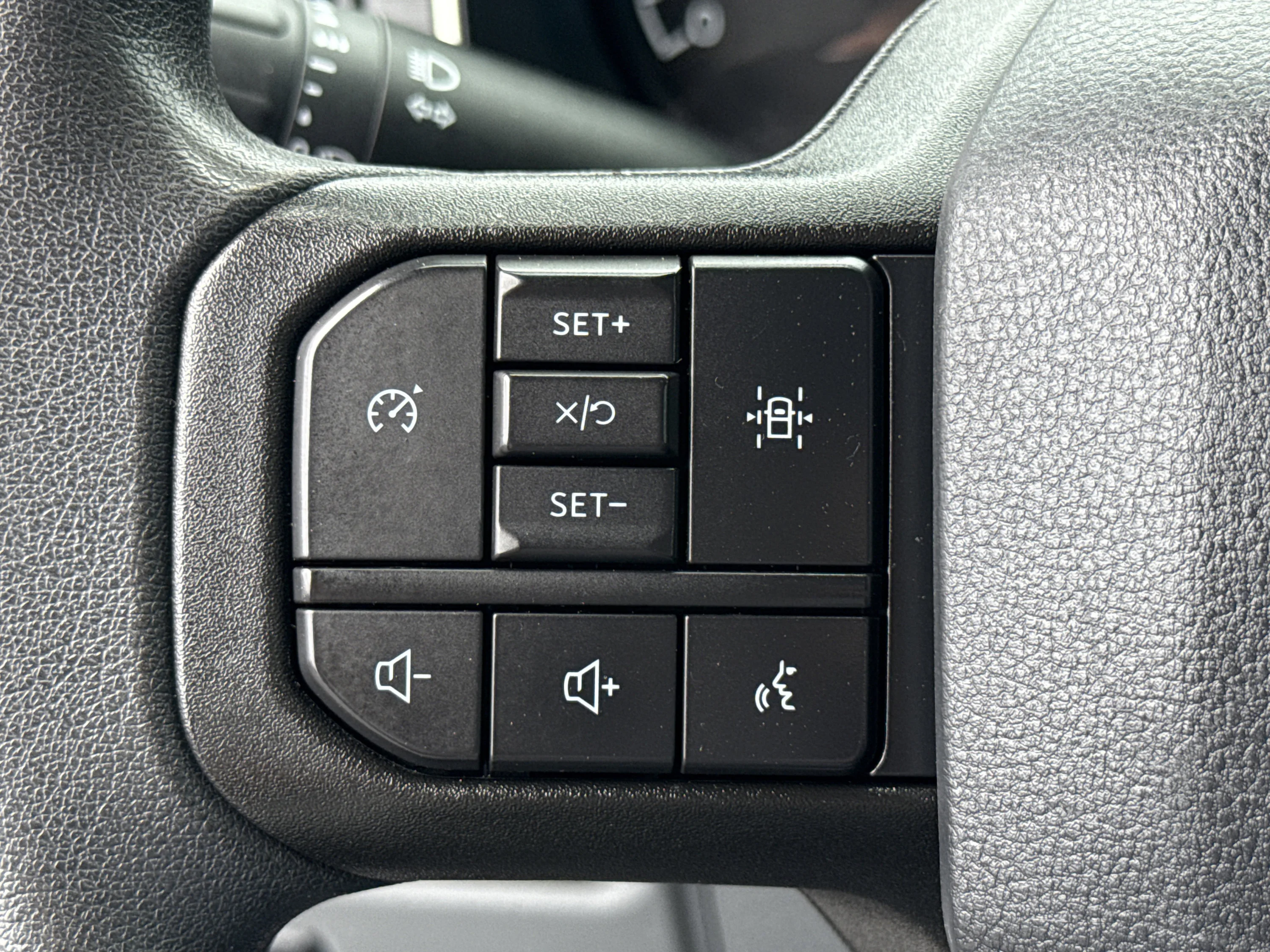 Used 2021 Oxford White Ford XL image 37