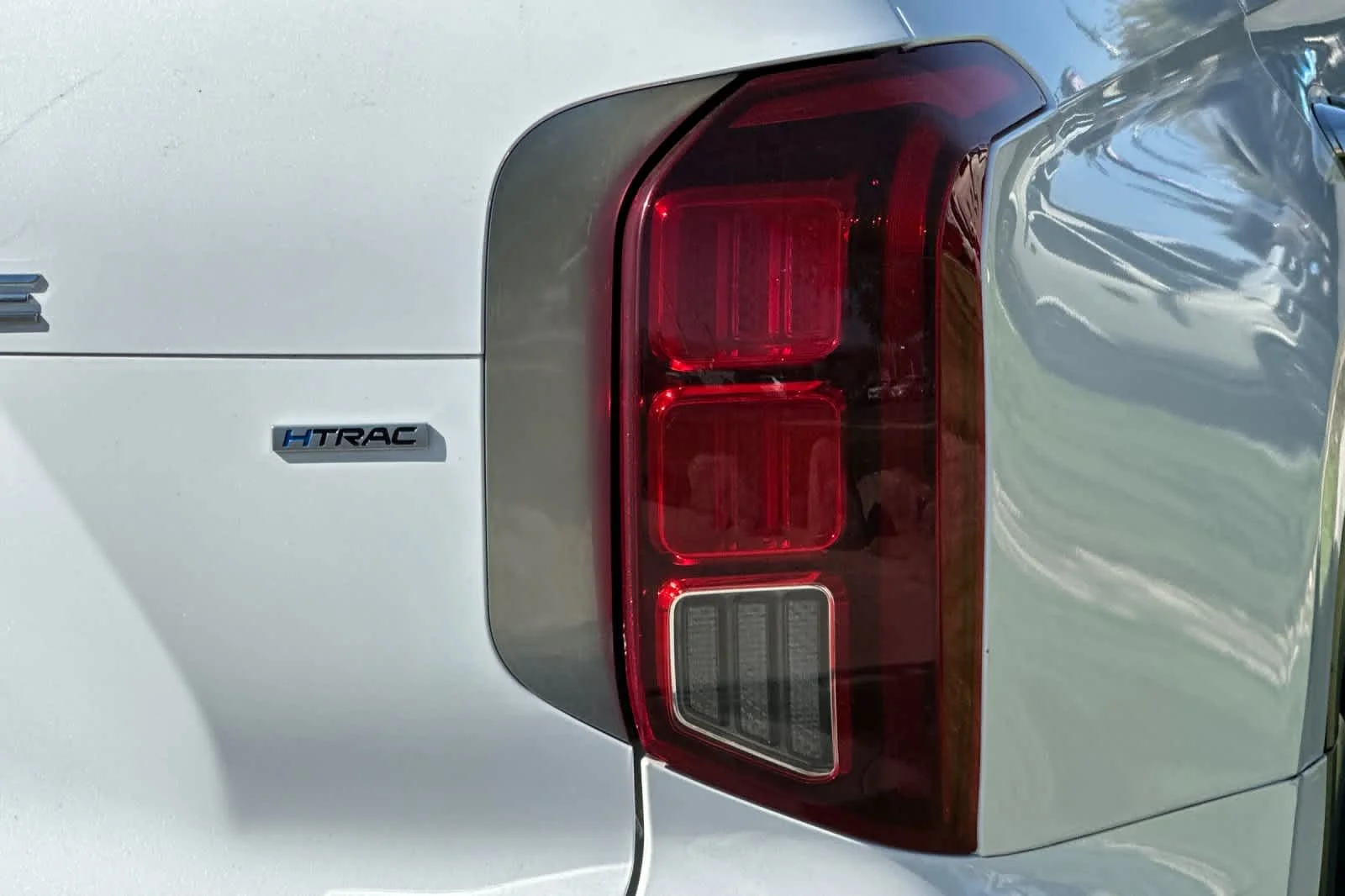 Certified Used 2025 Hyper White Hyundai SEL image 29