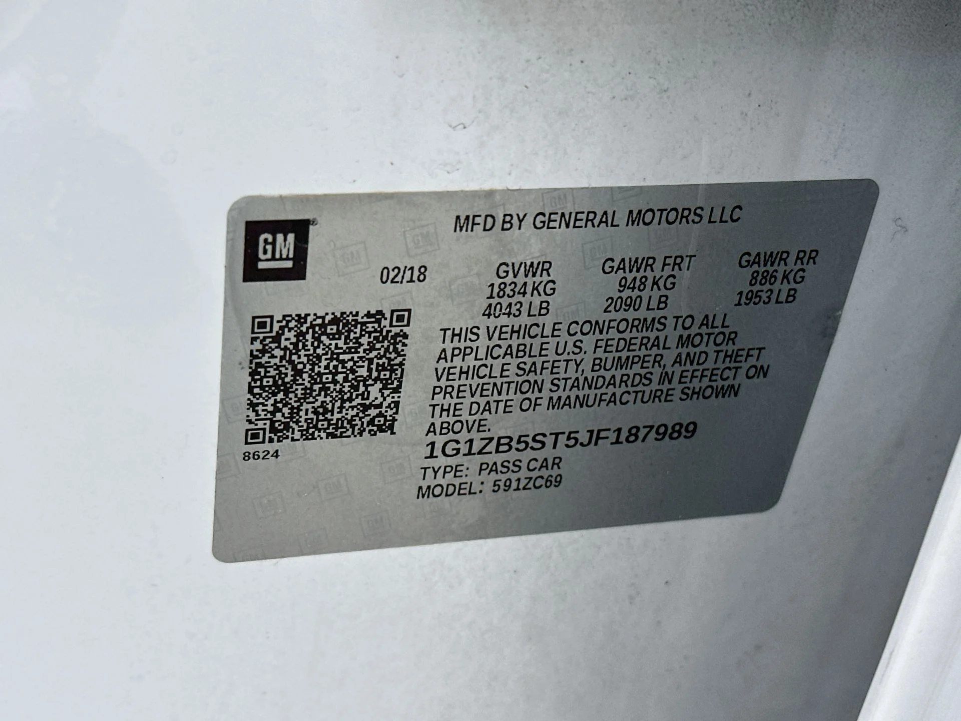 Used 2018 White Chevrolet LS image 40