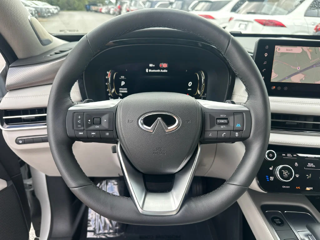 Certified Used 2027 White INFINITI LUXE image 20