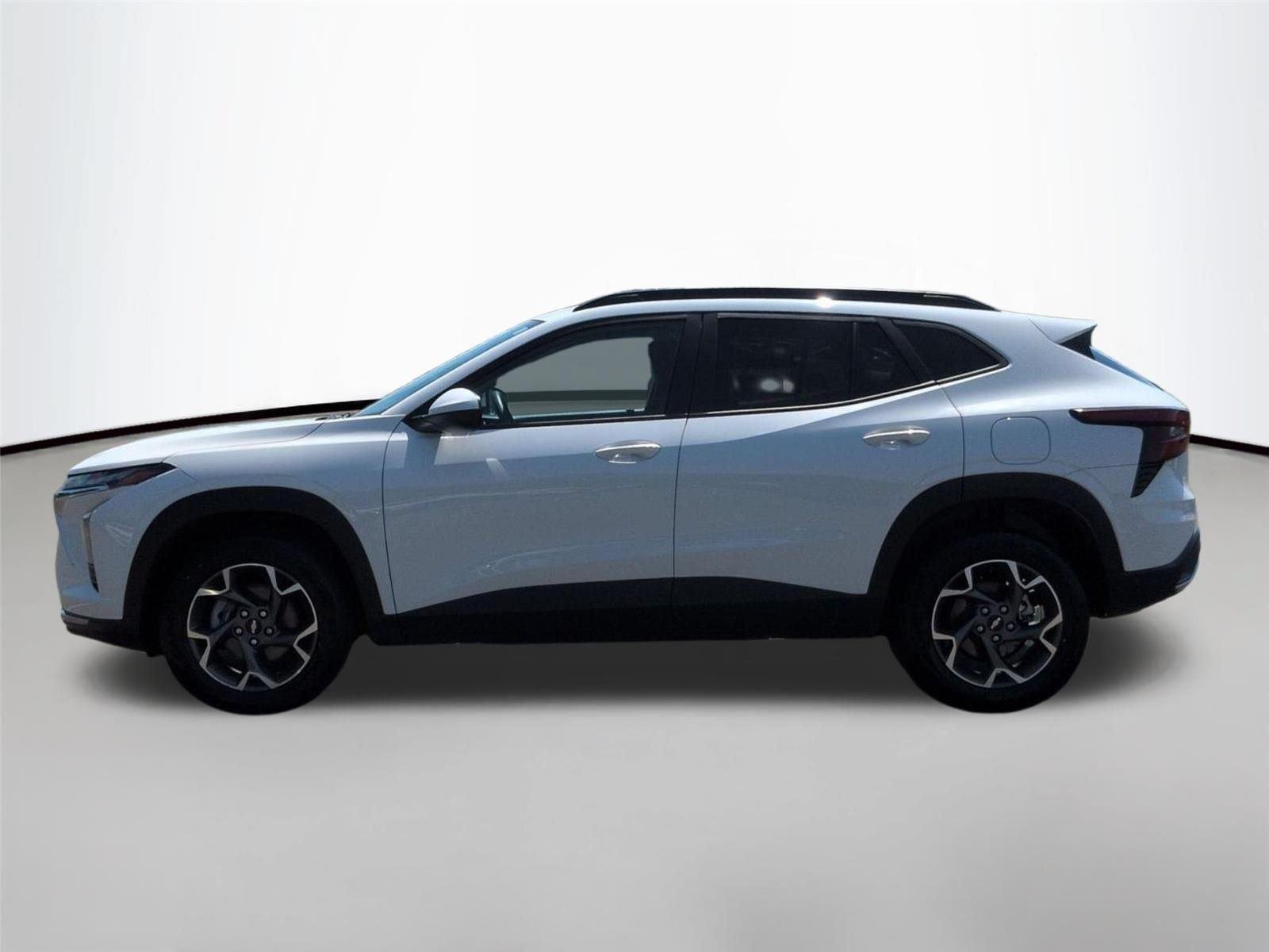 Used 2025  CHEVROLET 1LT image 2