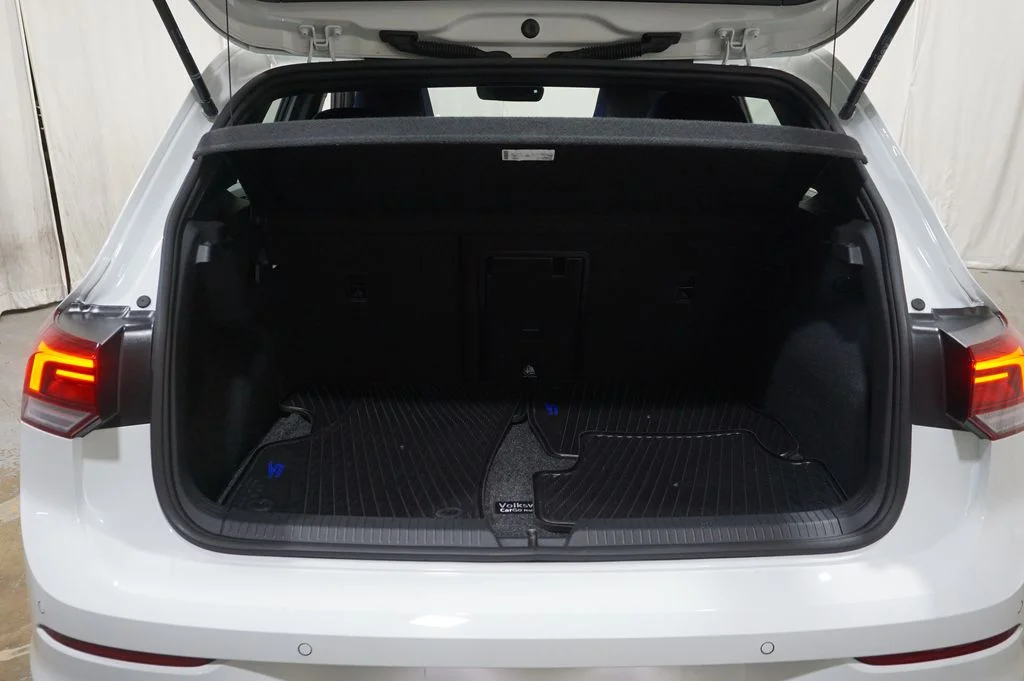 Used 2024 White Volkswagen 2.0T image 36