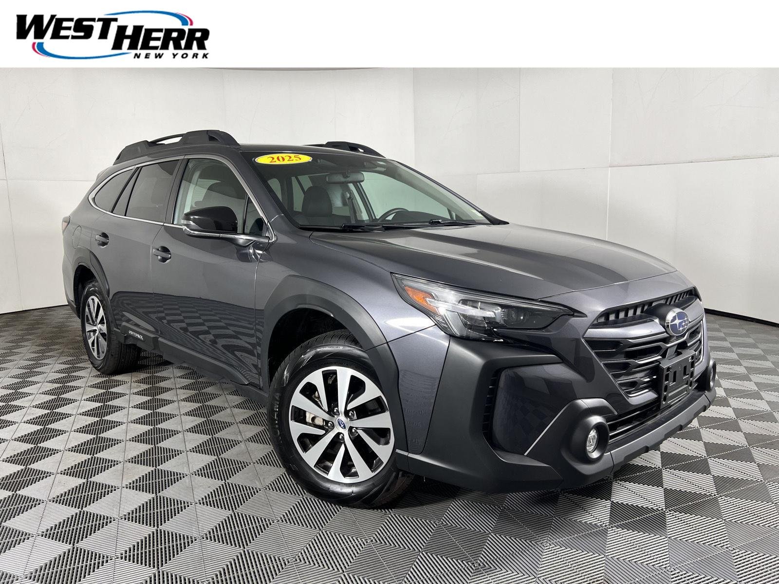 2025 Subaru Outback Premium's photo