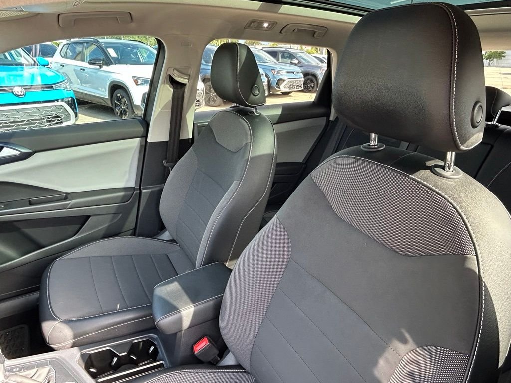 Certified Used 2022 Gray Volkswagen 1.5T SE image 18