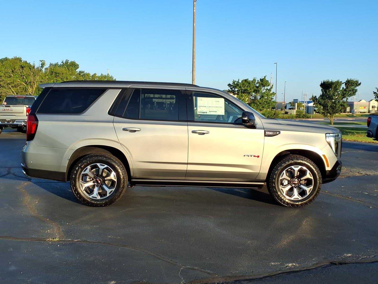 2026 GMC Yukon AT4 Ultimate - Photo 2