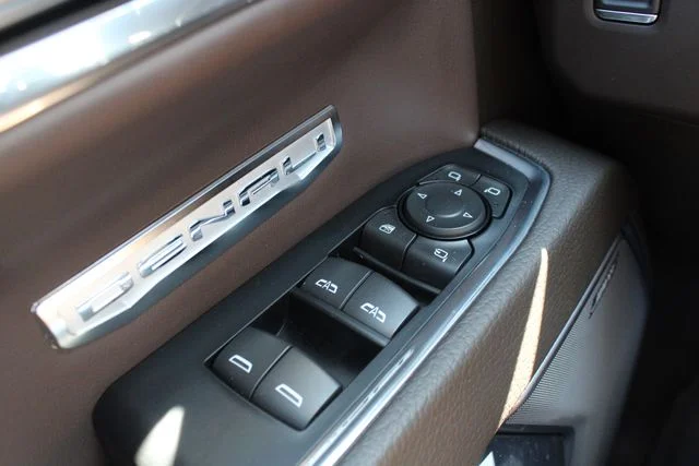Used 2024 White GMC Denali image 9