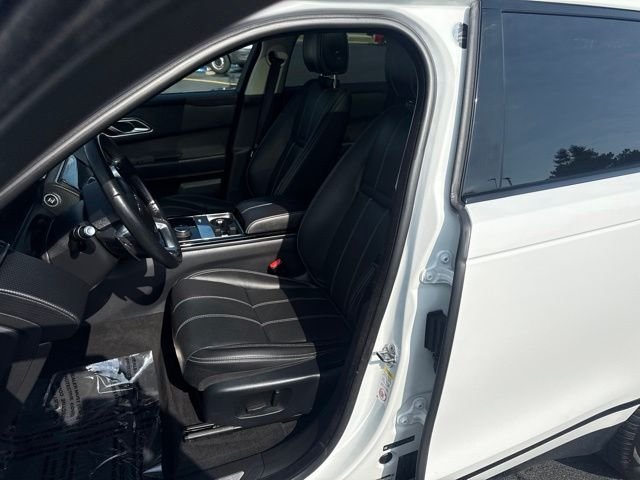 Used 2019 White Land Rover S image 8