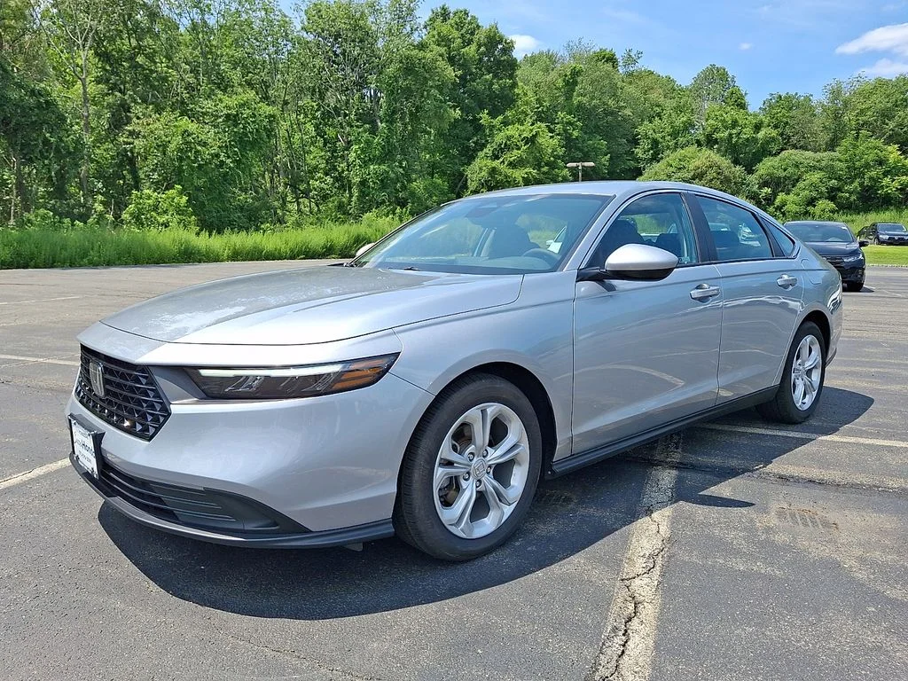 Certified Used 2024 Solar Silver Metallic Honda LX image 3
