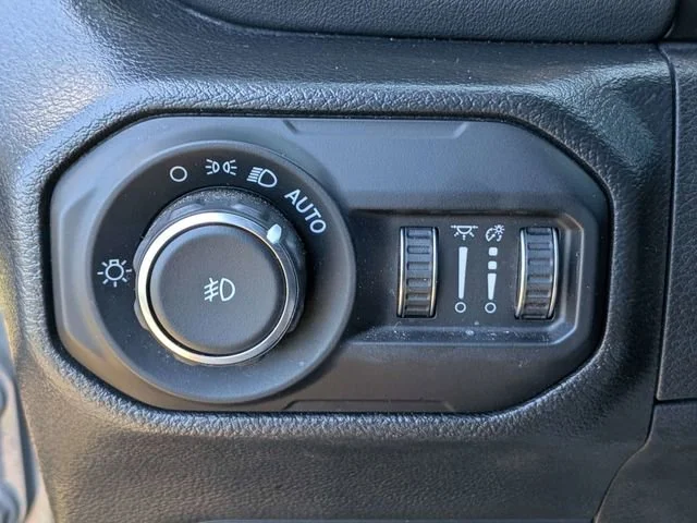 Used 2022 Sting-gray Clea Jeep Unlimited Sahara image 23