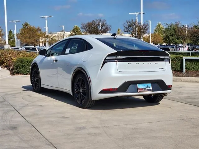 New 2026 Wind Chill Pearl Toyota Nightshade Edition image 3