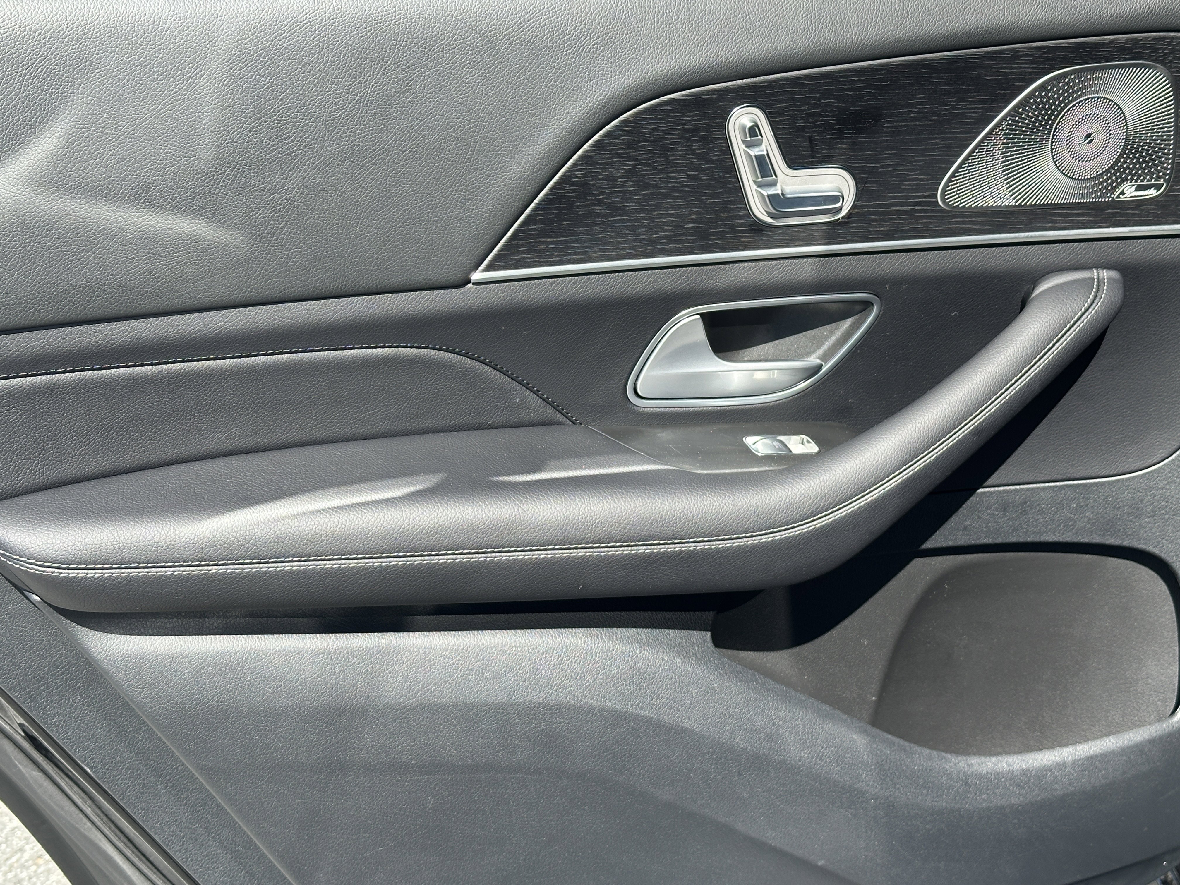 Certified Used 2025 Black Mercedes-Benz GLS 450 image 25