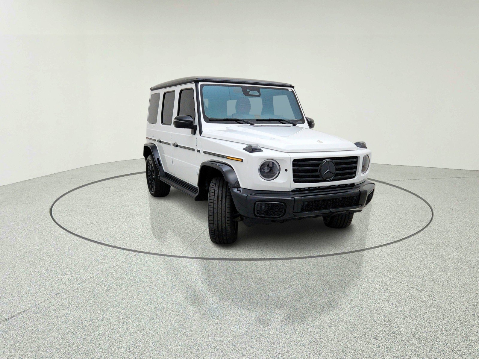 Certified Used 2026 MANUFAKTUR Moonlight White Metallic Mercedes-Benz G 580e image 4