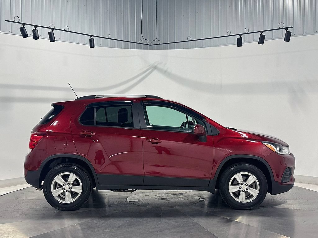 Used 2022 Crimson Metallic Chevrolet LT image 10