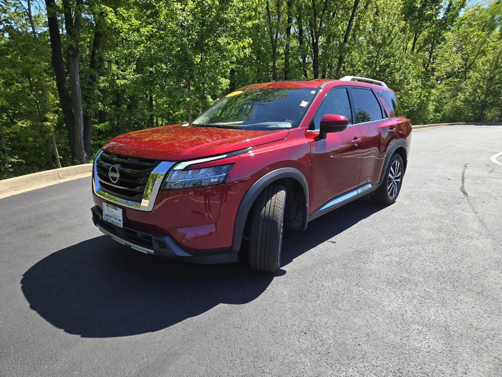 Used 2024 Scarlet Ember Nissan Platinum image 4