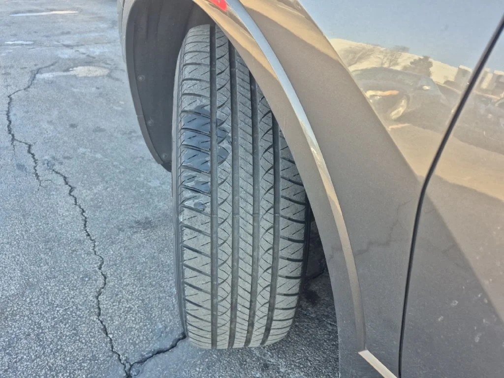 Used 2019 Brown Buick Essence image 24