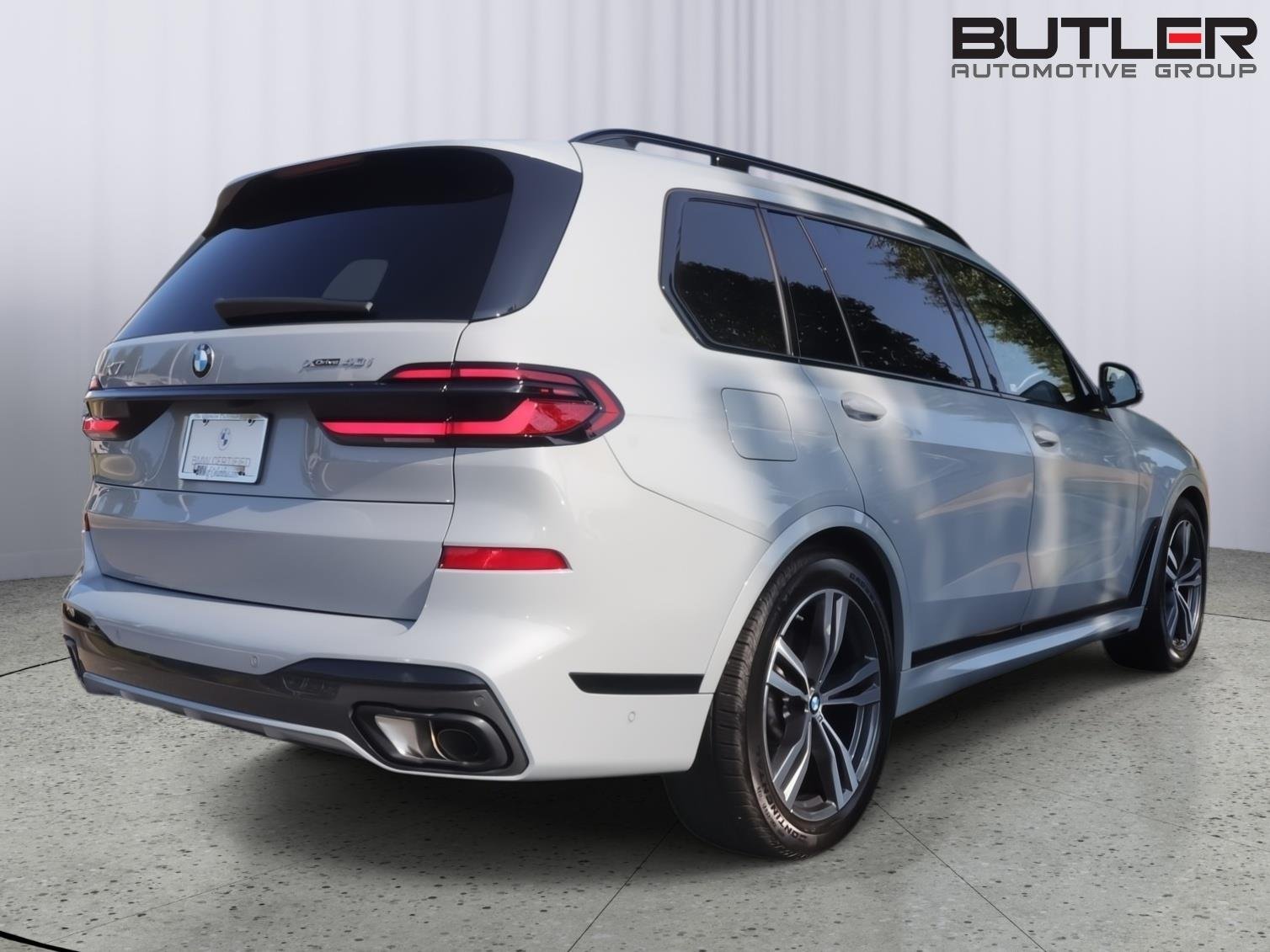 Used 2026 GRAY BMW xDrive40i image 7