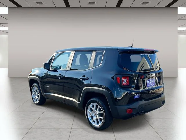 Used 2023 Black Jeep Latitude image 6