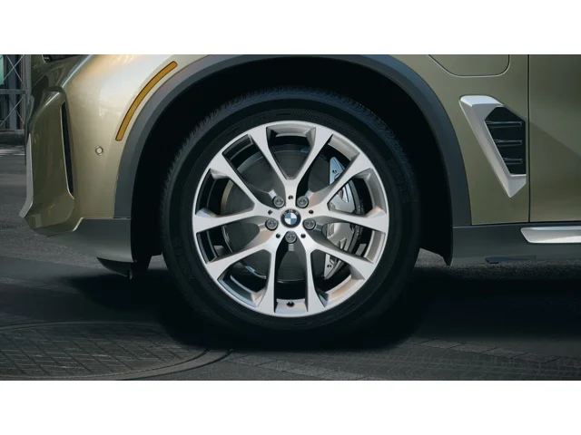 New 2026 Manhattan Green Metallic BMW xDrive50e image 7