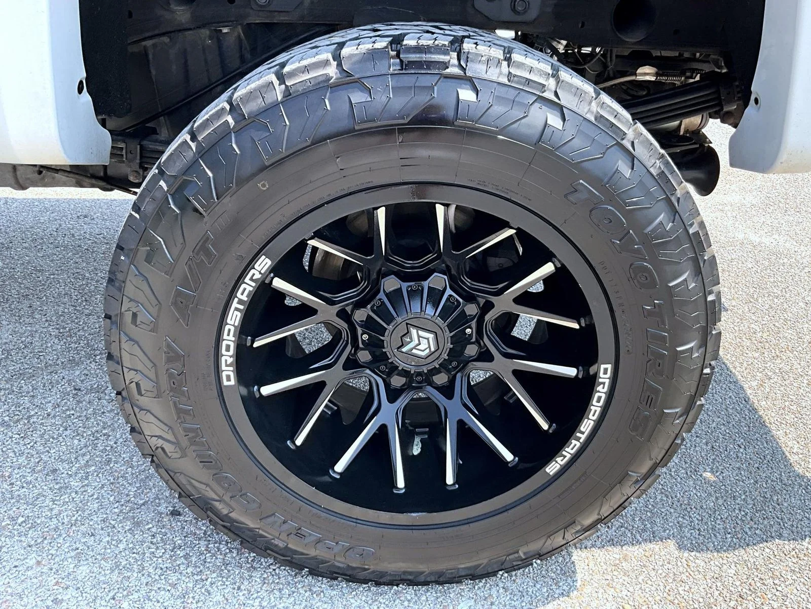 Used 2018 White GMC Denali image 25