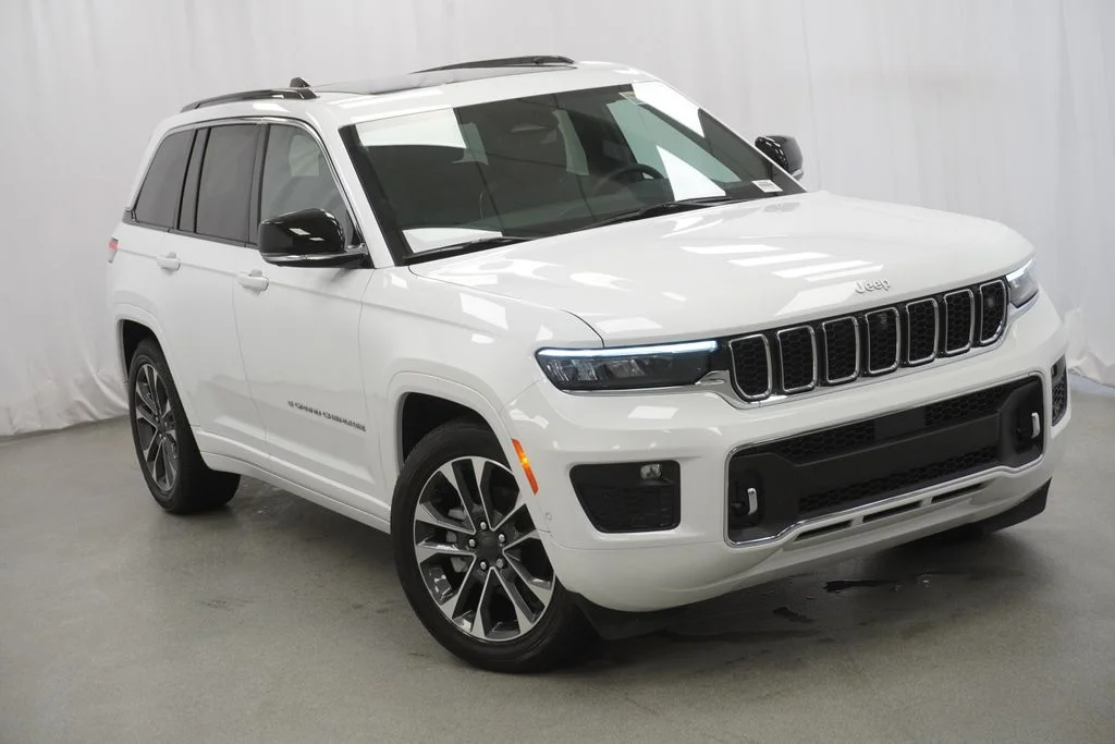 Used 2025 White Jeep Overland image 9