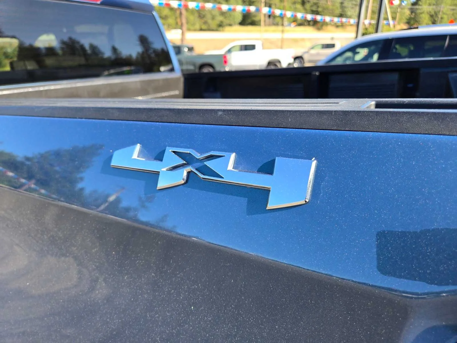 Used 2024 Downpour Metallic GMC SLT image 28