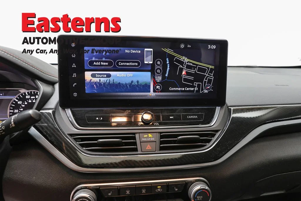 Used 2023 Red Nissan 2.5 SR image 12
