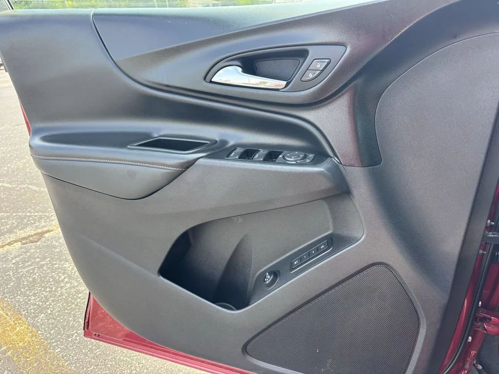 Used 2018 CAJUN RED TINTCOAT Chevrolet Premier image 14