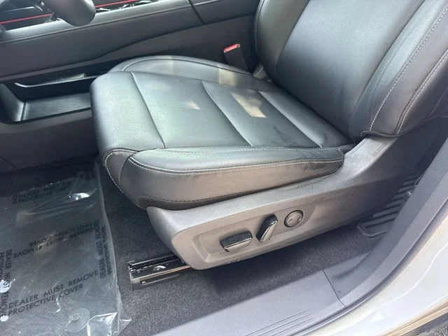 Used 2025 White Nissan SL image 30
