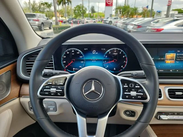 Used 2022 White Mercedes-Benz GLE 350 image 19