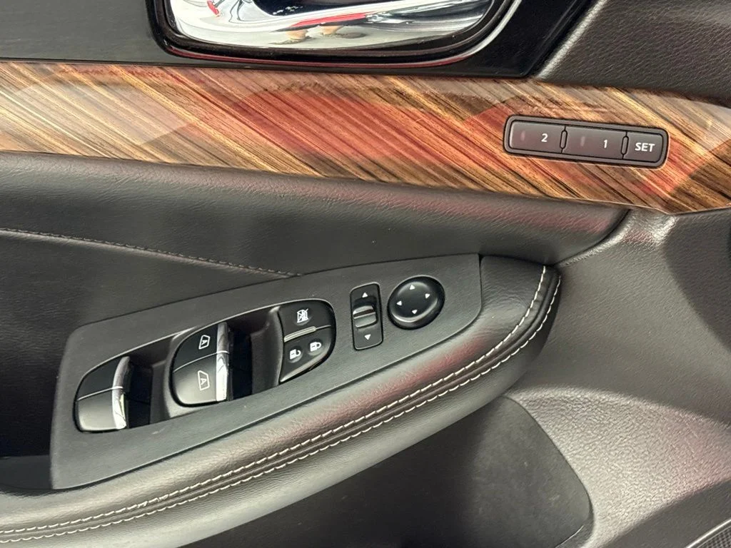 Used 2016 Gray Nissan Platinum image 24