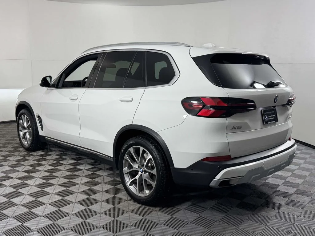 Used 2026 White BMW xDrive40i image 8