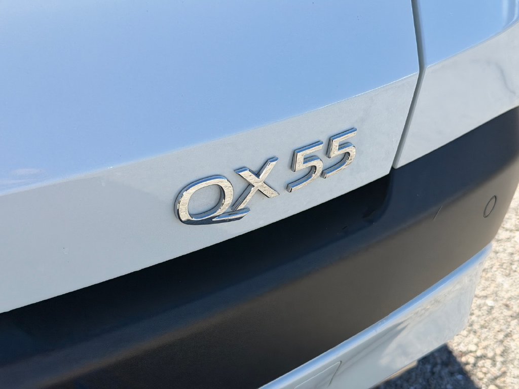 Used 2025 White INFINITI ESSENTIAL image 13