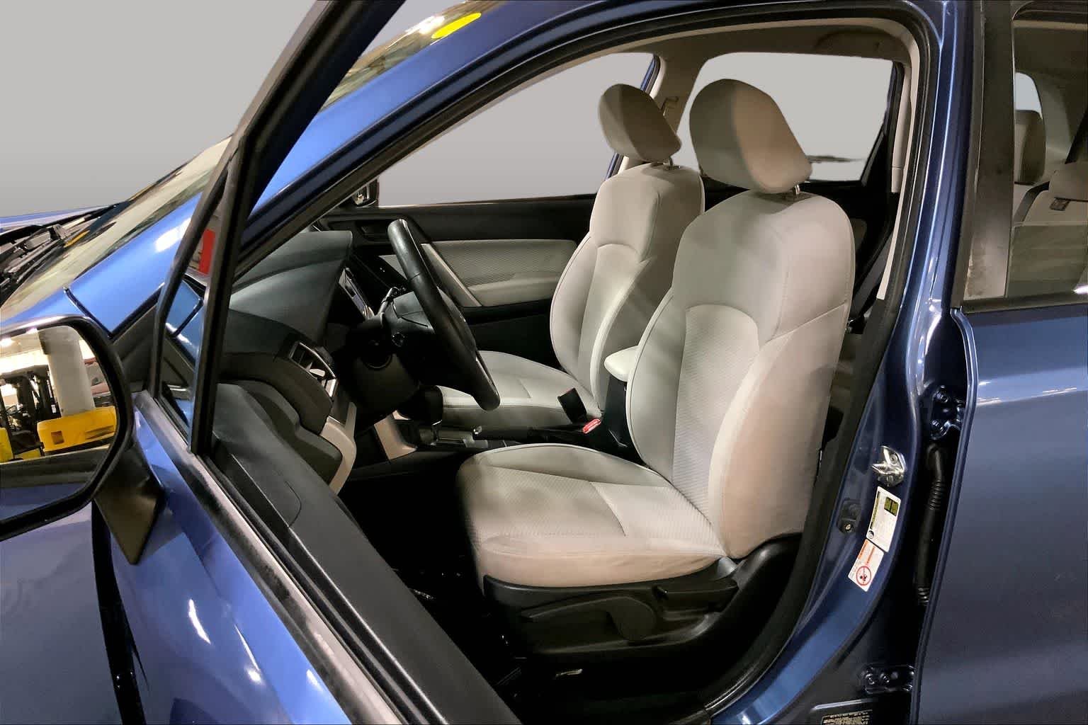 Used 2017 Quartz Blue Pearl Subaru  image 8