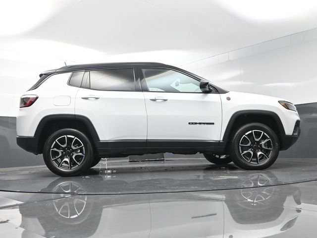 2025 Jeep Compass Trailhawk - Photo 42
