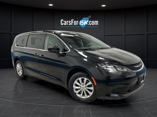 Pre-Owned 2017 Chrysler Pacifica Touring FWD 4D Passenger Van