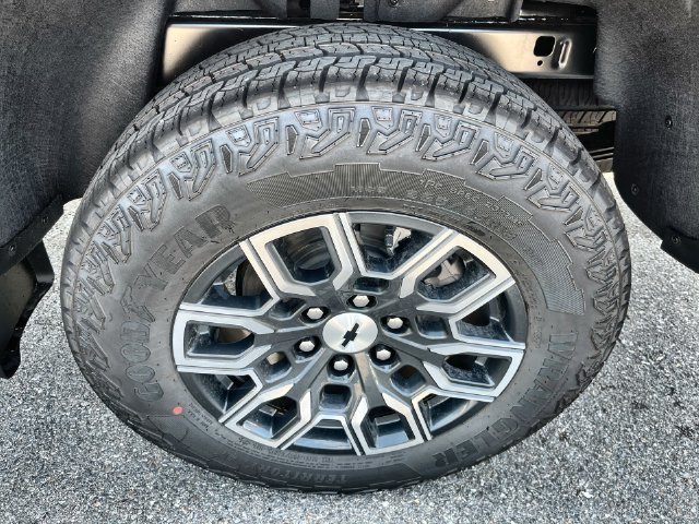 2026 Chevrolet Colorado photo 20 of 35