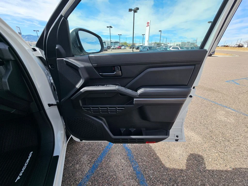 2026 Toyota Tacoma SR5 - Photo 22