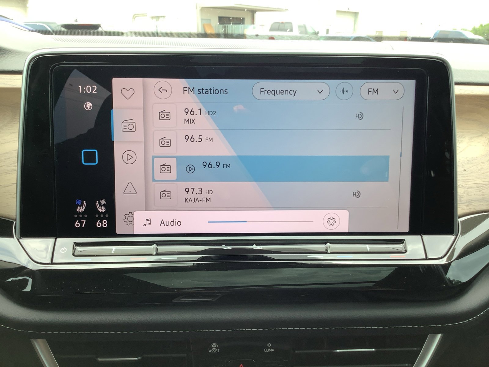 New 2025 Pure White Volkswagen 2.0T SE w/Technology image 17