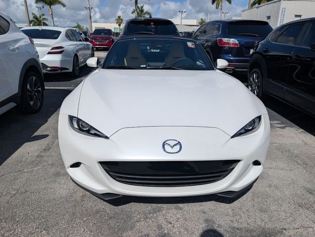 New 2026 Snowflake White Pearl Mazda Grand Touring image 2