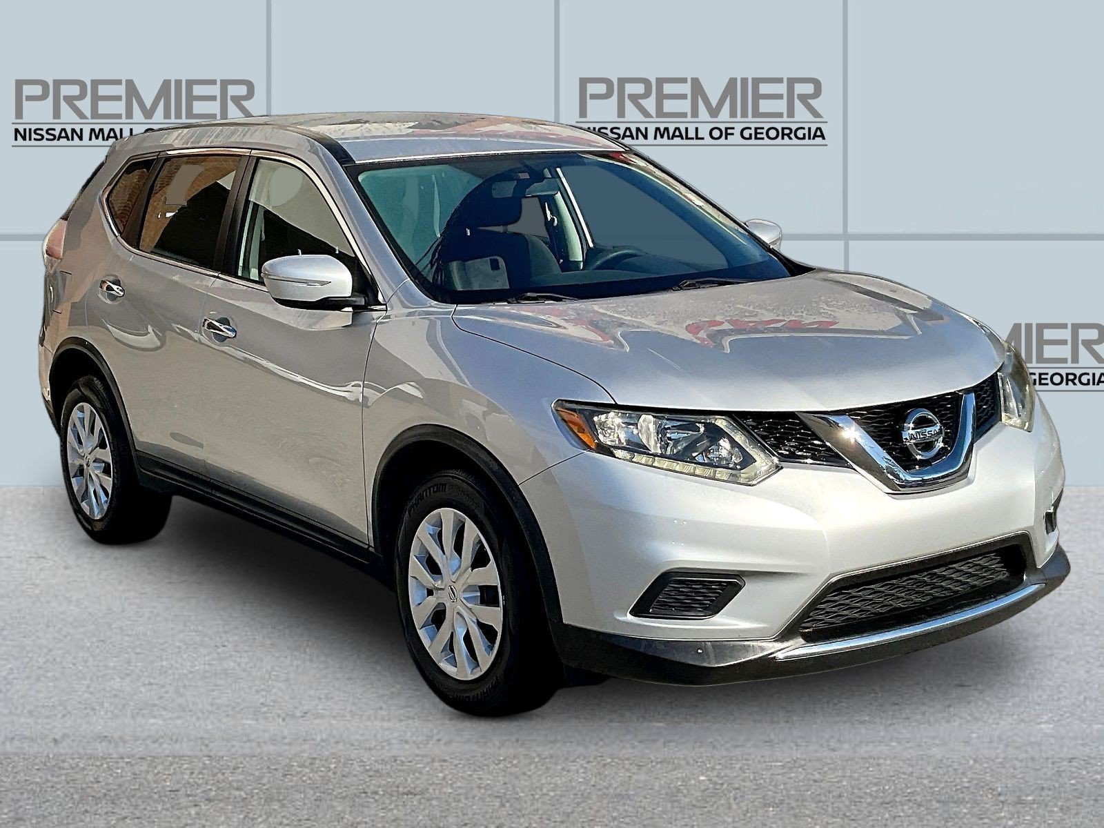 Used 2015 Silver Nissan S image 3