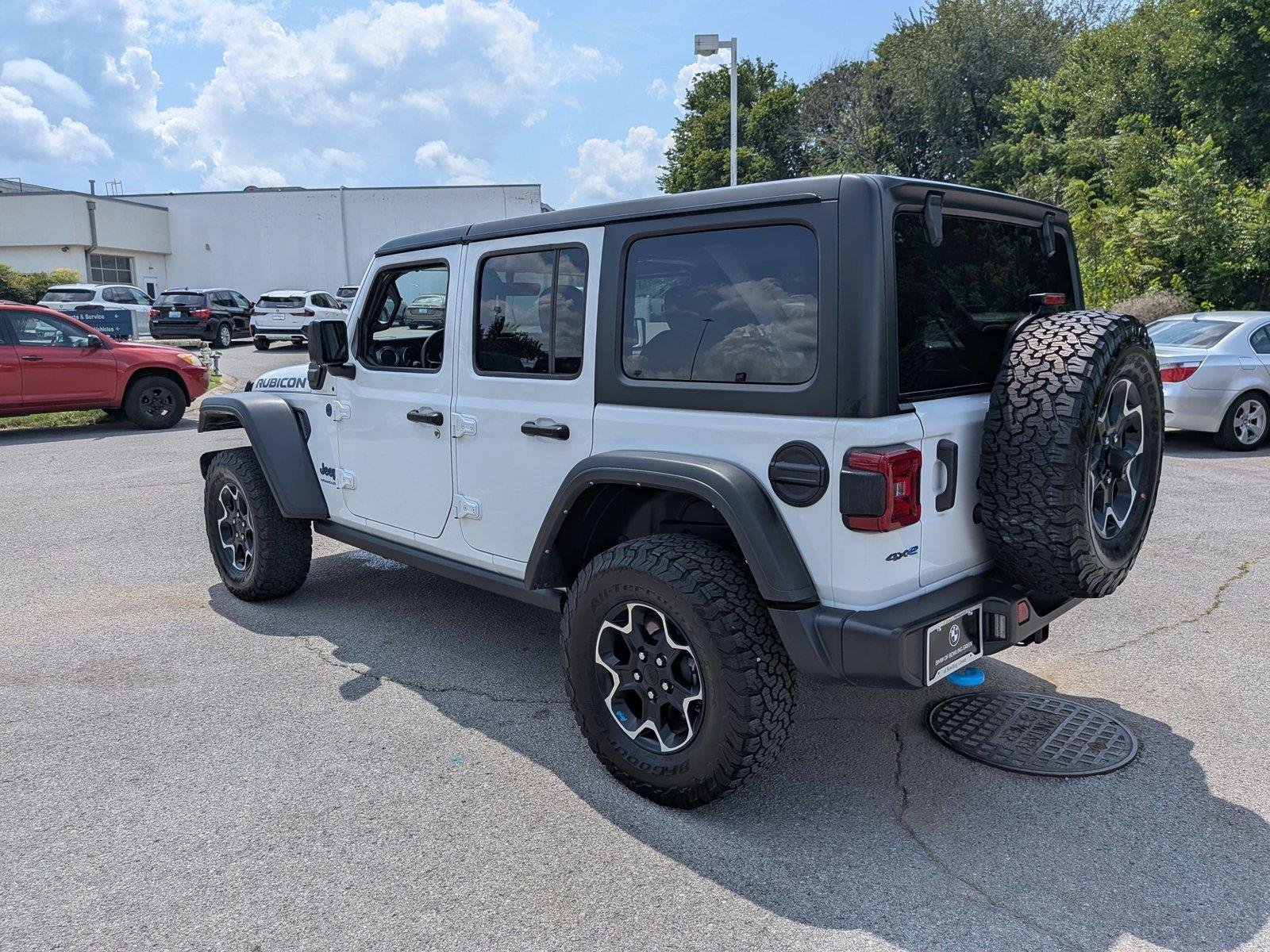 Used 2023 Bright White Clearcoat Jeep Rubicon image 3