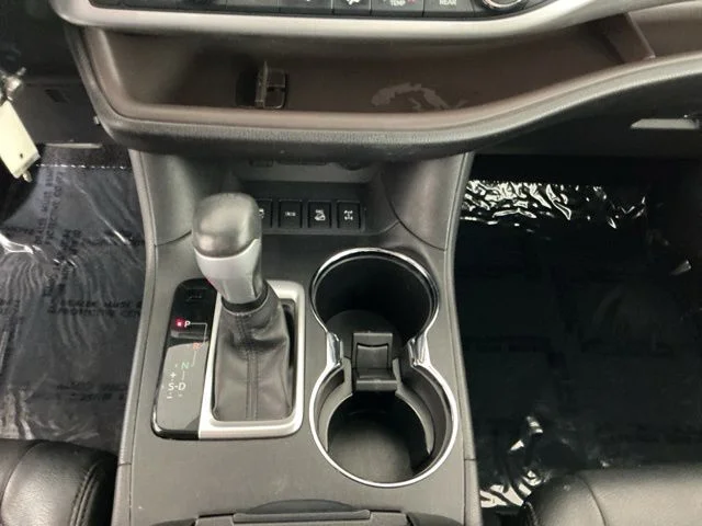 Used 2017 Gray Toyota LE Plus image 19