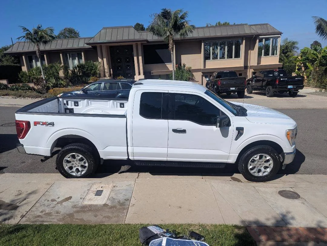 Certified Used 2021 Oxford White Ford XLT image 2