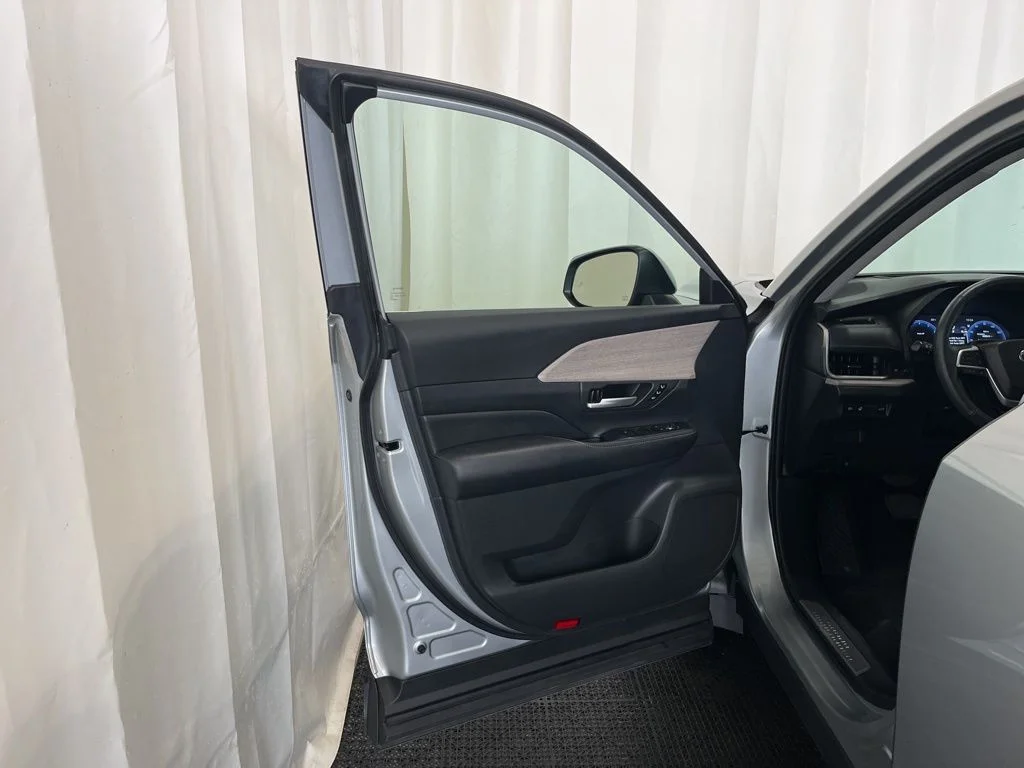 Used 2024 Silver Toyota Platinum image 19
