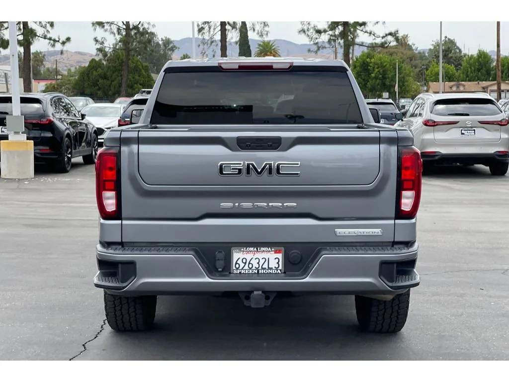Used 2022 Satin Steel Metallic GMC Elevation image 4